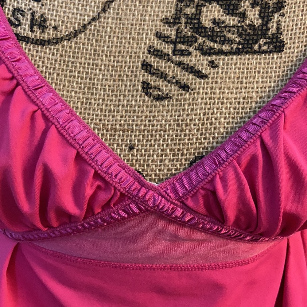 Fabulous Never Worn Lululemon Athletica Magenta 8! - Picture 8 of 9